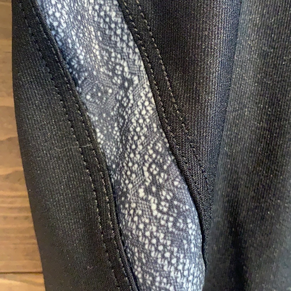 Women’s workout bottoms - Picture 3 of 16